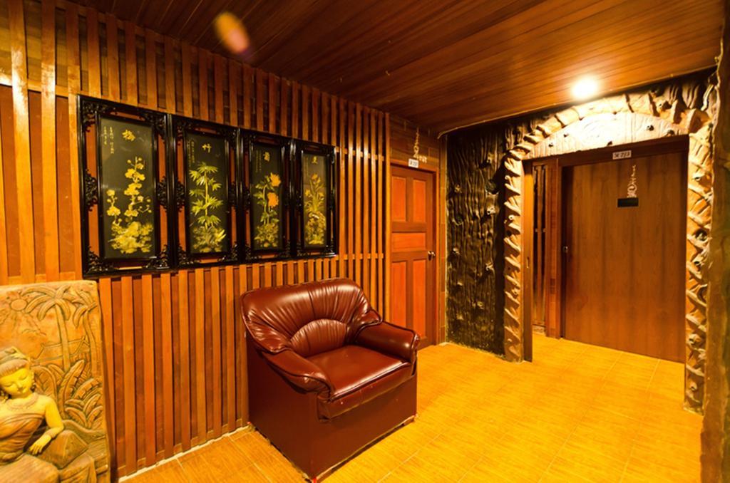 Eight Plus Hotel Бангкок Экстерьер фото