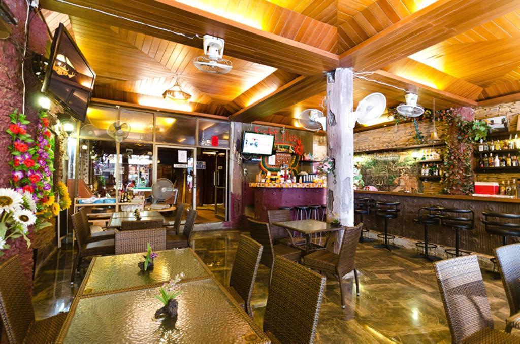 Eight Plus Hotel Бангкок Экстерьер фото