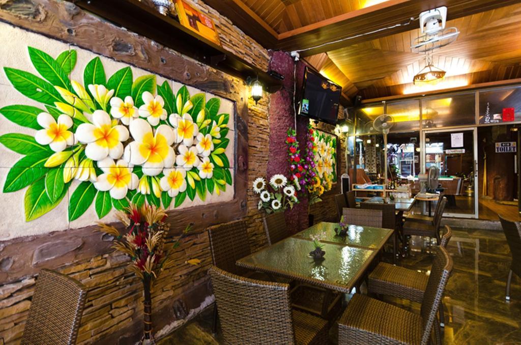 Eight Plus Hotel Бангкок Экстерьер фото